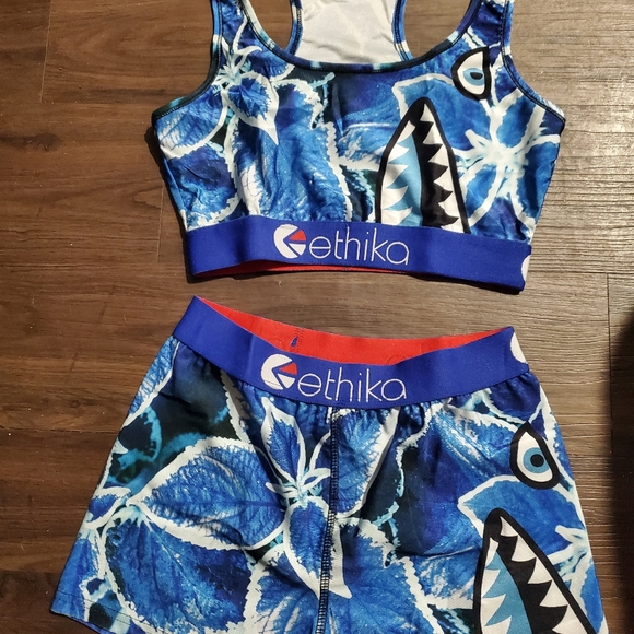 Ethika - Picture 3 of 4